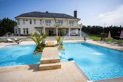 Villa sol y jardin