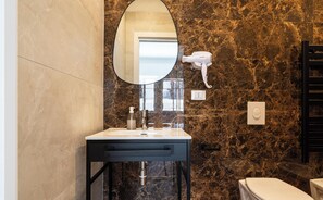 Habitación triple superior | Baño