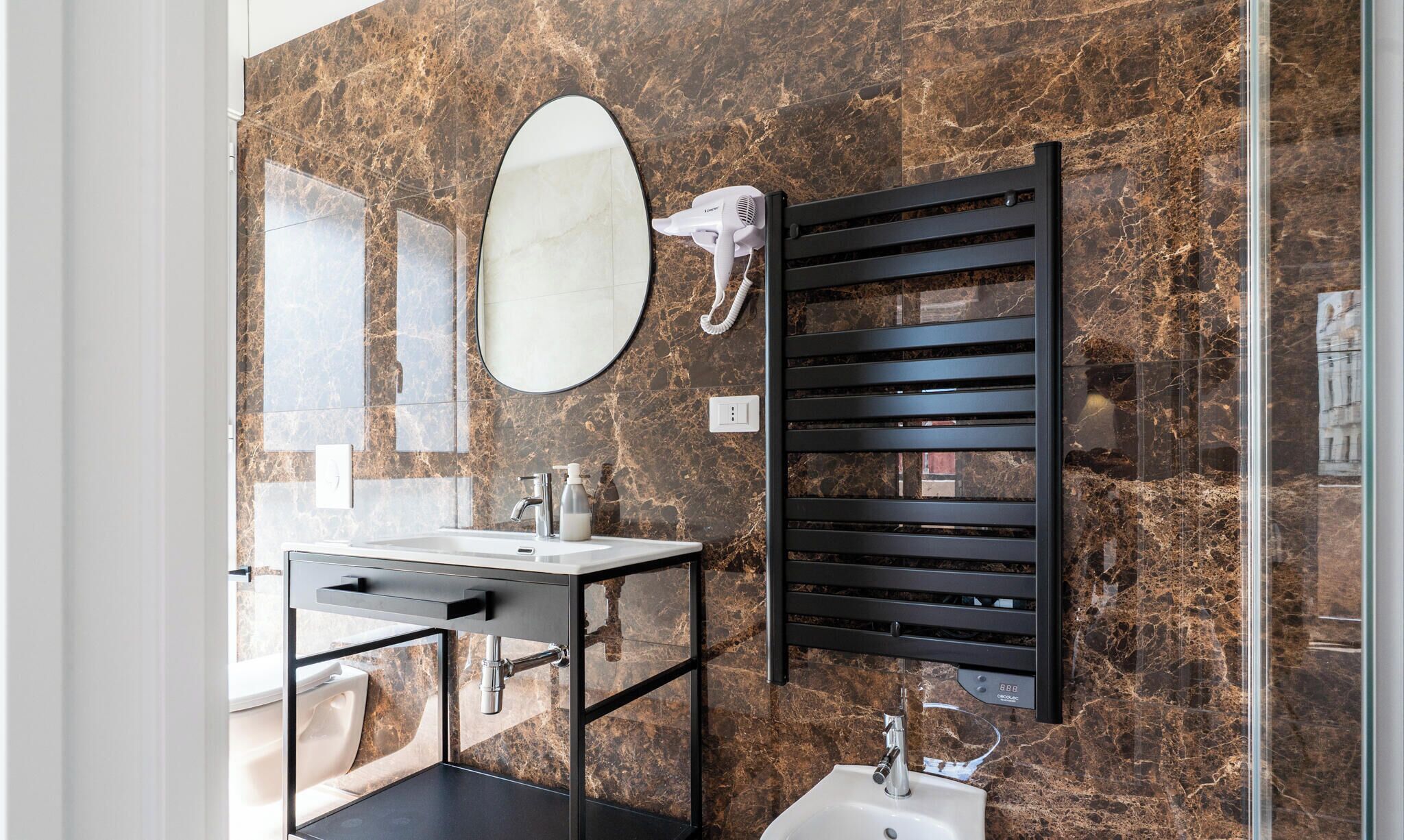 Deluxe-Dreibettzimmer | Badezimmer