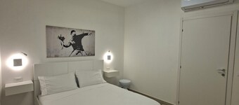 The Little White House: Your elegant suite in the heart of downtown Tuscania