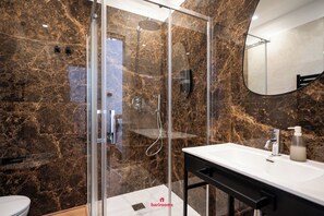 Deluxe Double Room | Bathroom - Opera Suites (Bari)