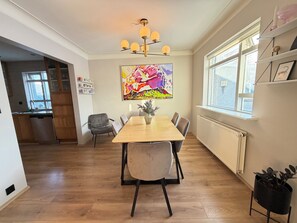 Dining - Modern and family friendly house in Reykjavik (Reykjavík)