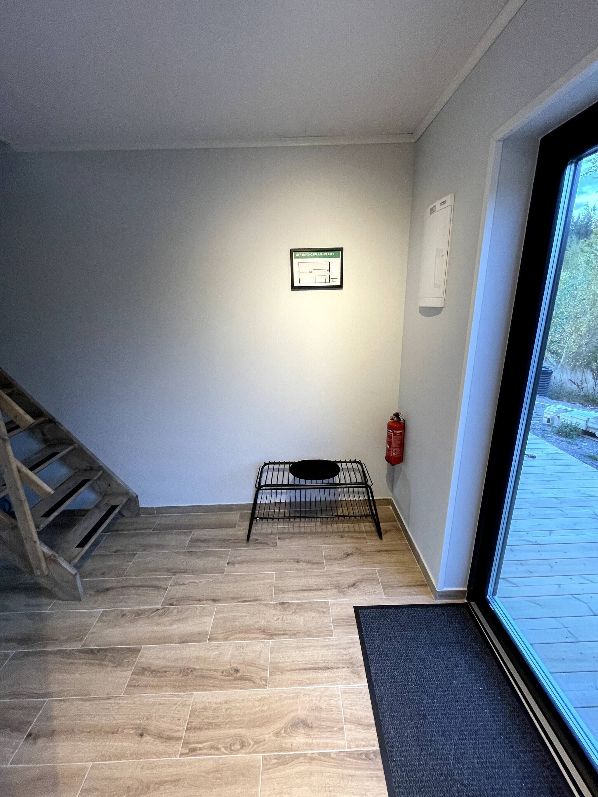 House, 2 Bedrooms, Balcony | Hallway