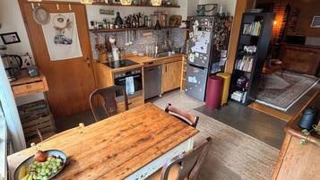 Kühlschrank, Ofen, Herdplatte, Geschirrspüler