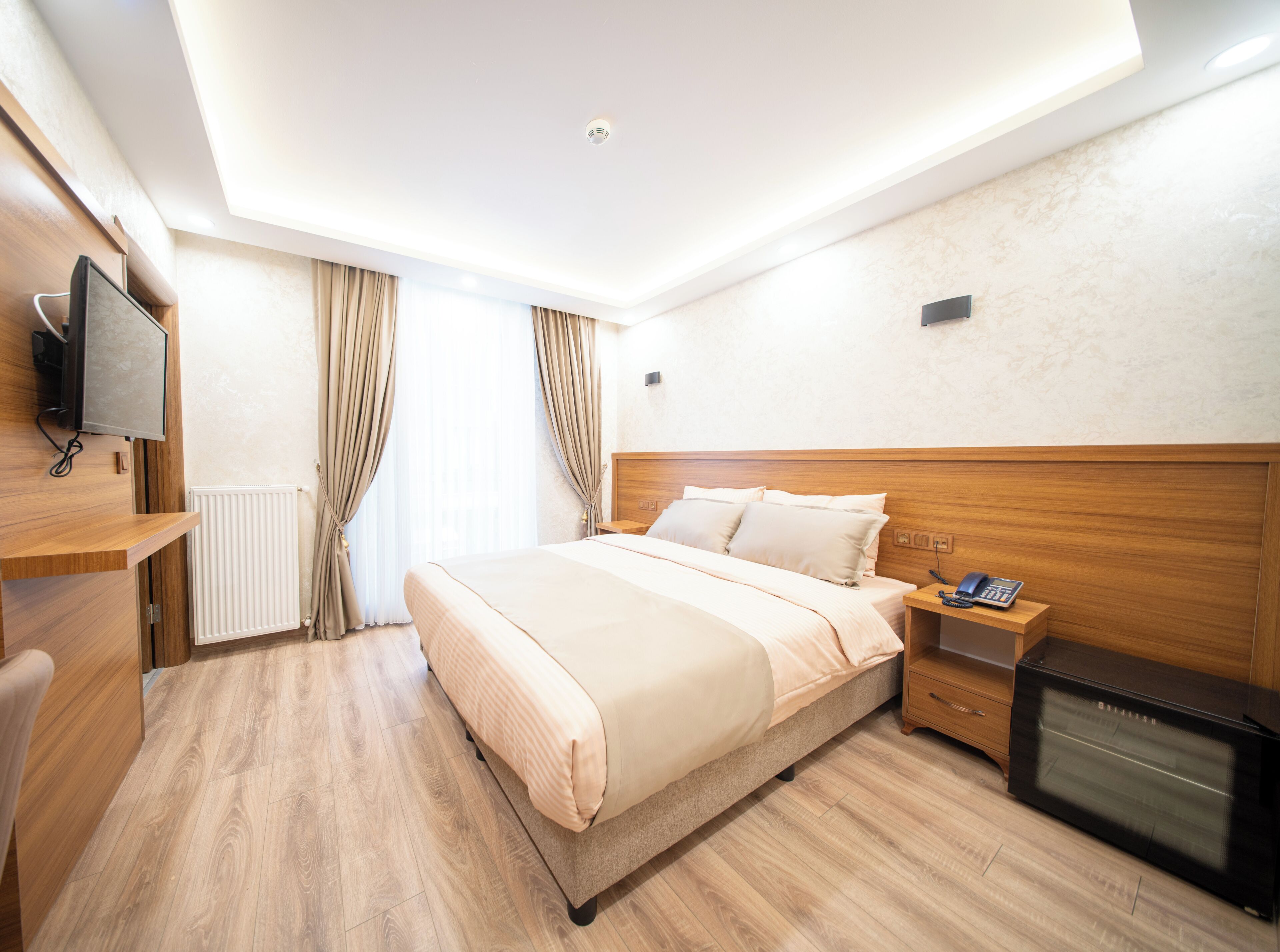 9 bedrooms, internet, bed sheets