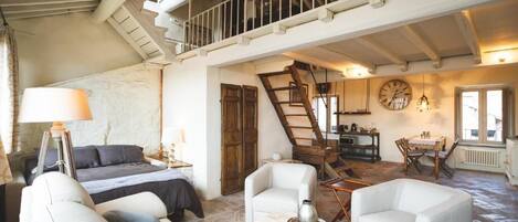 Deluxe-sviitti, parveke, kaupunkinäköala | Oleskelualue