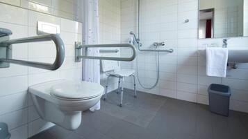 Basic Double or Twin Room | Bathroom