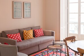 TV - FLH Restauradores Bright & Chic Flat with Balcony (Lisboa ciudad)