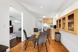 Dining - The Courtyard Nook – Cottesloe Stay – Relaxed coastal living (Cottesloe)