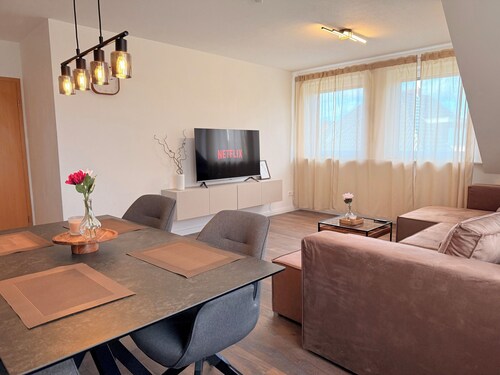Modern vacation apartment within walking distance of Dankern Castle