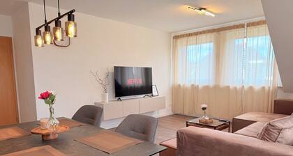 Modern vacation apartment within walking distance of Dankern Castle