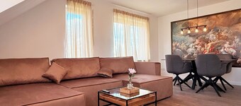 Modern vacation apartment within walking distance of Dankern Castle