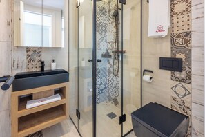 Shower, hair dryer, towels, soap - Ultra-modern vacation home for 6 with swimming pool in Crikvenica (Crikvenica)