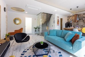 Smart TV - Ultra-modern vacation home for 6 with swimming pool in Crikvenica (Crikvenica)