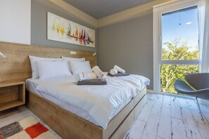 3 bedrooms, in-room safe, iron/ironing board, travel cot - Ultra-modern vacation home for 6 with swimming pool in Crikvenica (Crikvenica)