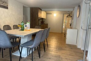 Dining - Winter magic near Interlaken with fantastic mountain views (Wimmis)