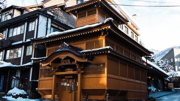 Deluxe House | Exterior