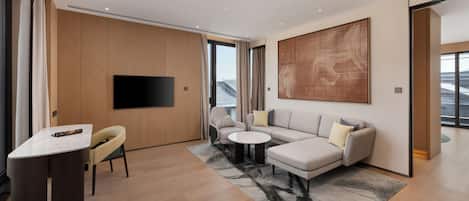 Comfort Suite, Balcony | Living area