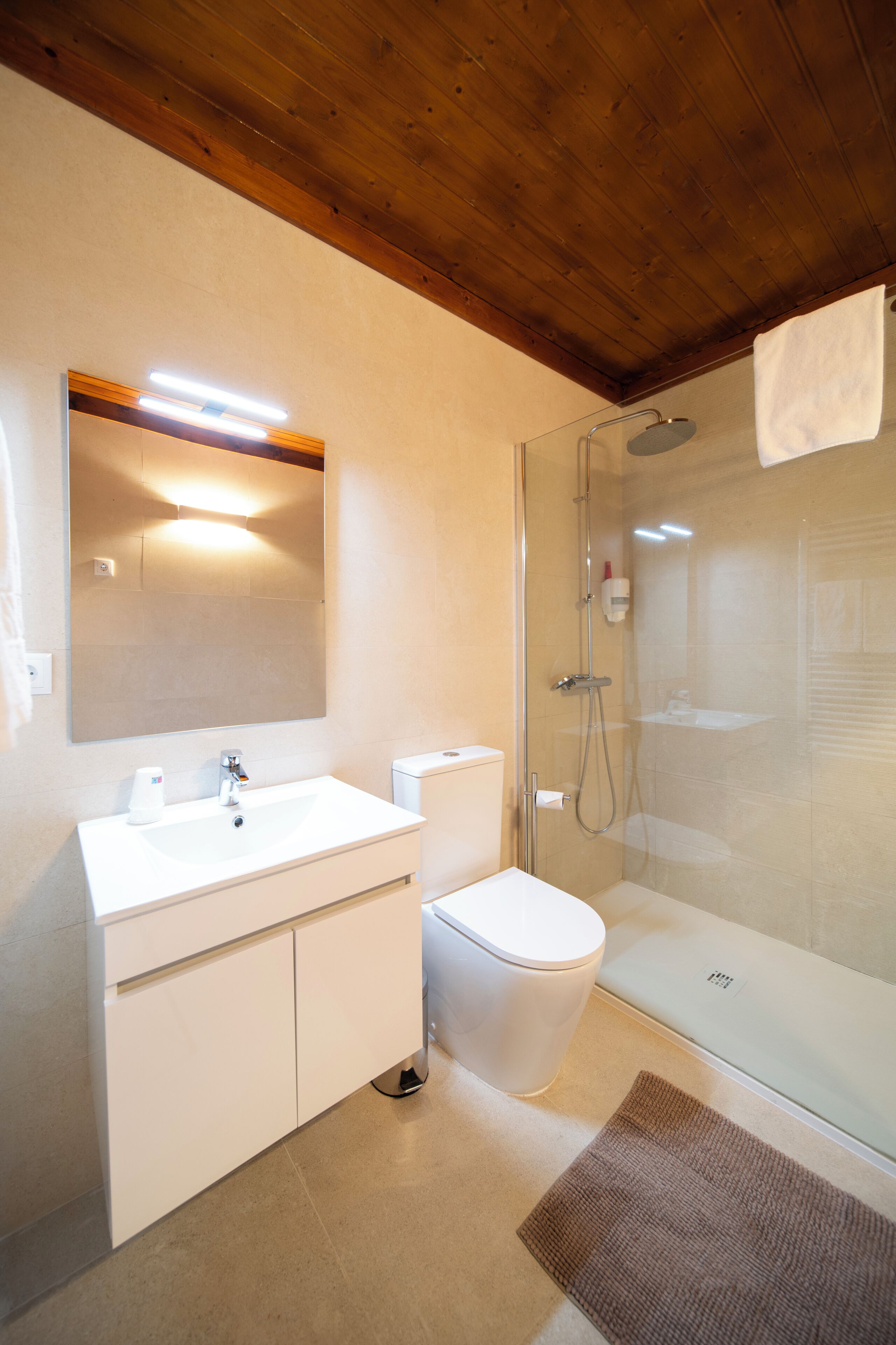 Perhehuvila, vuoristonäköala | Kylpyhuone