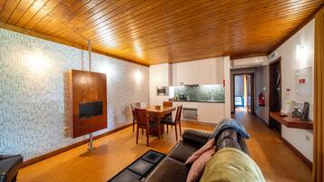 Perhehuvila, vuoristonäköala | Oleskelualue