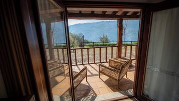 Biệt thự có tầm nhìn toàn cảnh | Hiên