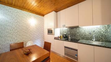 Perhehuvila, vuoristonäköala | Yksityinen keittiö