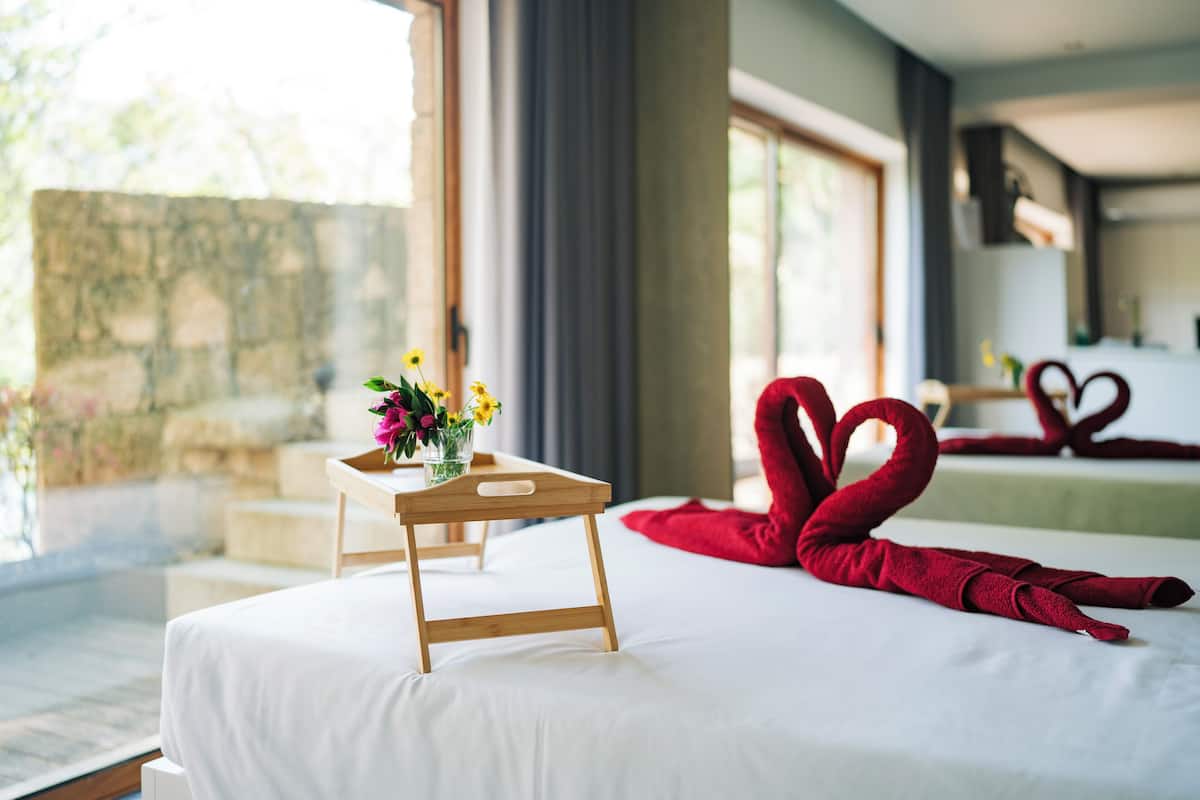 Romantic Villa, Lake View