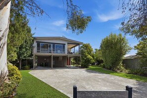 Exterior - Offers the perfect base for a classic coastal escape. (Paynesville)