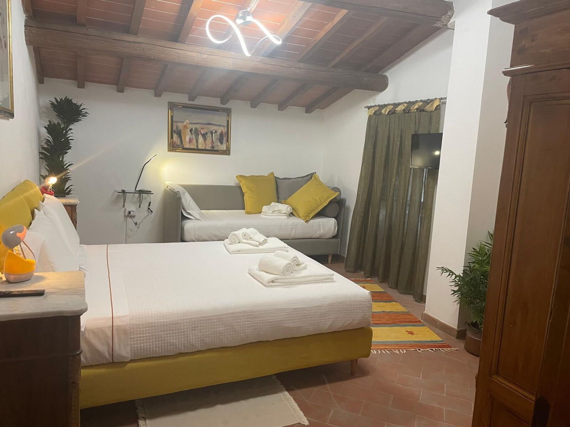 1 chambre, fer et planche à repasser, lit parapluie, Wi-Fi gratuit
