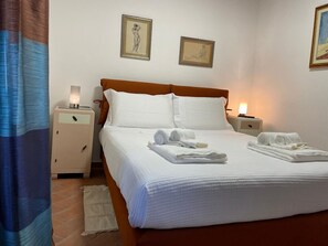 2 bedrooms, travel cot, free WiFi