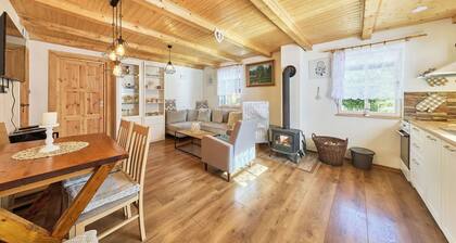 Stunning private villa for 4 guests with WIFI, private pool, TV and patio