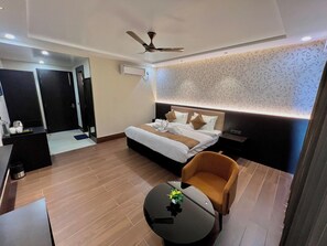 Classic Double Room - Hotel Mango Groves (Kotdwar)