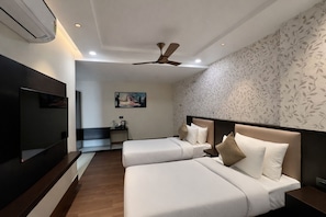 Room - Hotel Mango Groves (Kotdwar)