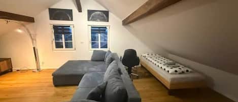 1 chambre, fer et planche Ă repasser, Wi-Fi, draps fournis