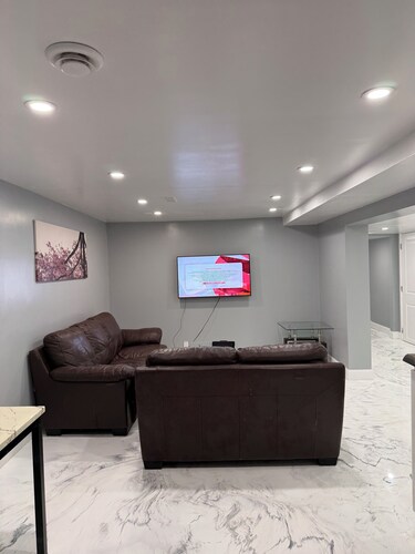 Brand New 2BR Basement | 15 Min to Niagara Falls | Free WiFi