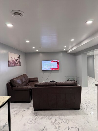 Brand New 2BR Basement | 15 Min to Niagara Falls | Free WiFi