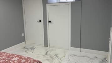 2 quartos, ferros/tábuas de passar roupa, Wi-Fi de cortesia