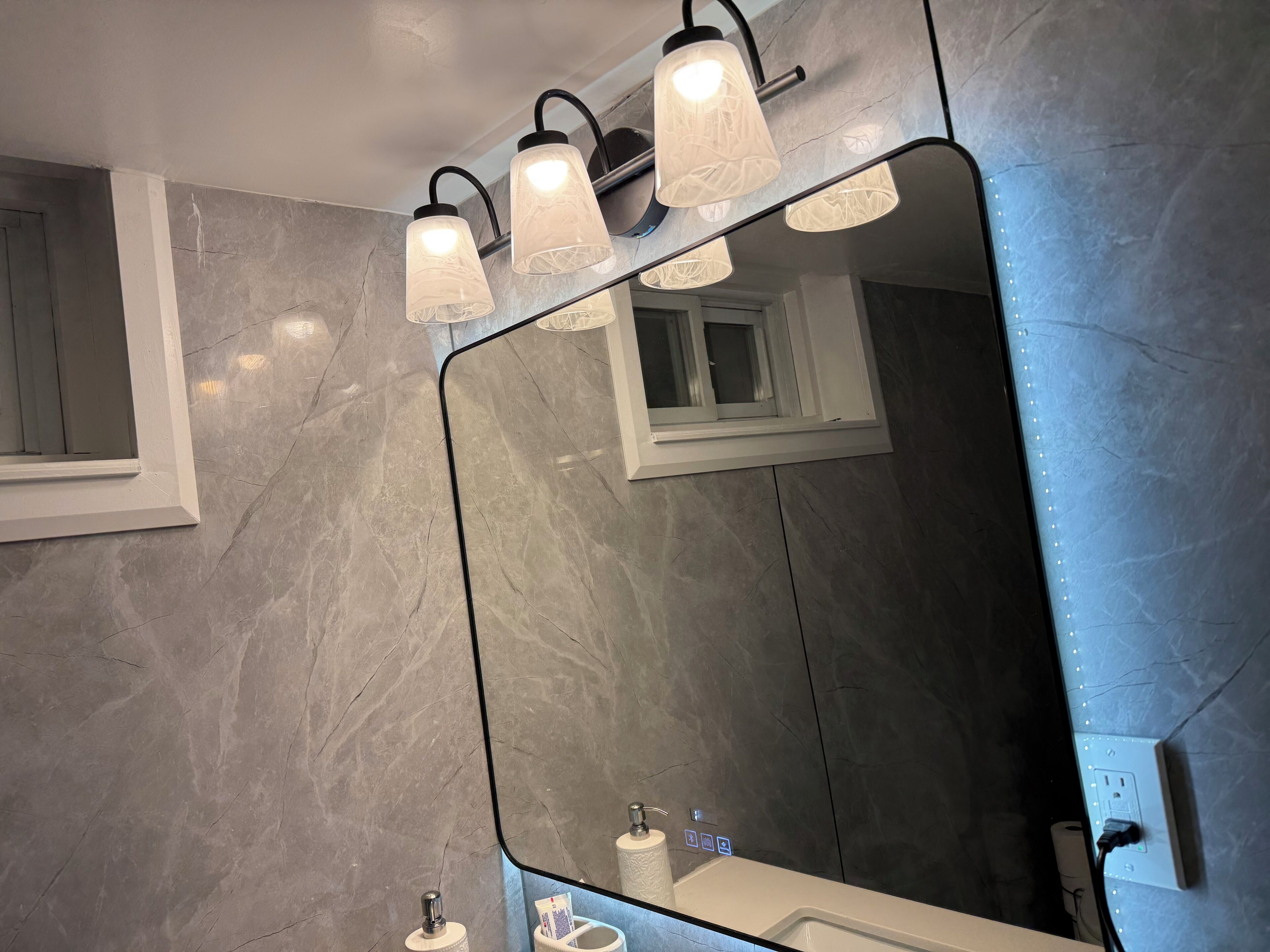 Articles de toilette écologiques, séchoir à cheveux, bidet