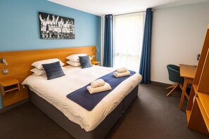 Standard Double Room | Desk, iron/ironing board, free WiFi, wheelchair access - Bisham Abbey National Sports Centre  (Bisham)