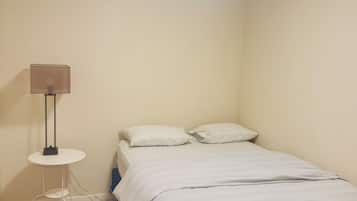 3 chambres, fer et planche à repasser, Wi-Fi, draps fournis