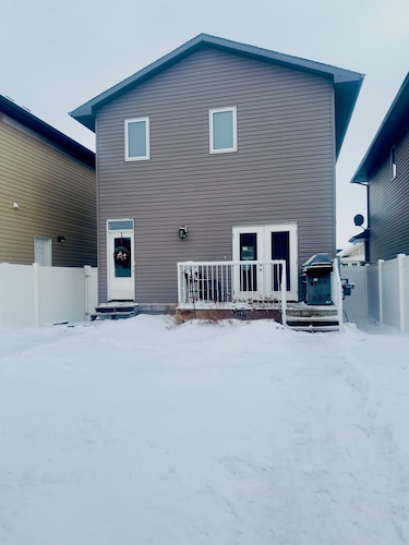 Harbour Landing Family Home