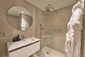 Hair dryer, towels - Stylish Mercury Suites Apartment  With Rooftop Pool (Saint Julian's)