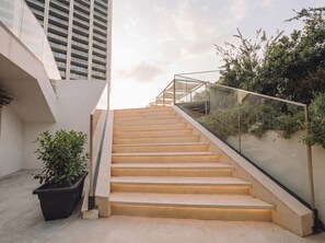 Property grounds - Mercury Suites Apartment with Pool Access - 2 Beds (Saint Julian's)