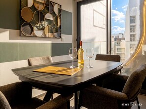 Dining - Mercury Suites Apartment with Pool Access - 2 Beds (Saint Julian's)