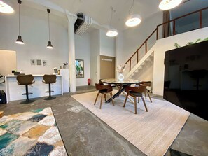 Dining - Design Loft for 6 with Mezzanine in P-Berg (Berlin)