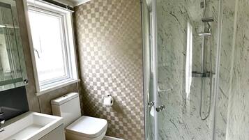 Shower, towels