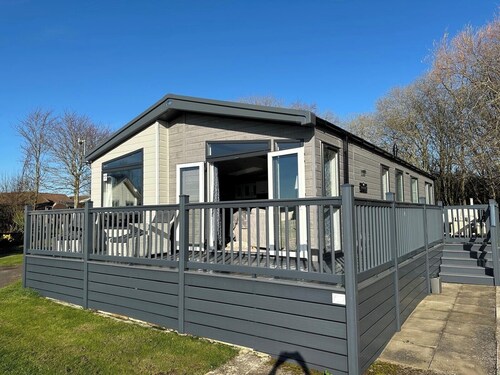 Luxury Spacious Lodge Sleeps 9 Hunstanton