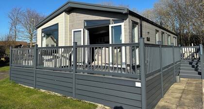 Luxury Spacious Lodge Sleeps 9 Hunstanton