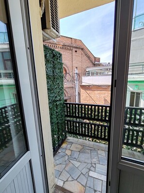 Standard Double Room, Balcony | Interior - Tutto Passa Hotel (T'bilisi)