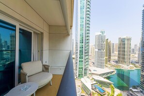 Property grounds - Prime JLT Stay | Near Metro & Lakeside Dining (Dubai)